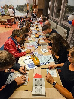 Delftsblauw Tegeltjes Schilderen Workshop volle tafel © www.oudhollandsentertainment.nl
