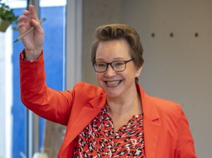Enthousiaste Presentatrice Dorotheé © www.oudhollandsentertainment.nl