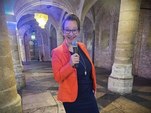 Old City Hall Gouda Presentatrice Dorotheé bij Gouda Stadhuis © www.oudhollandsentertainment.nl