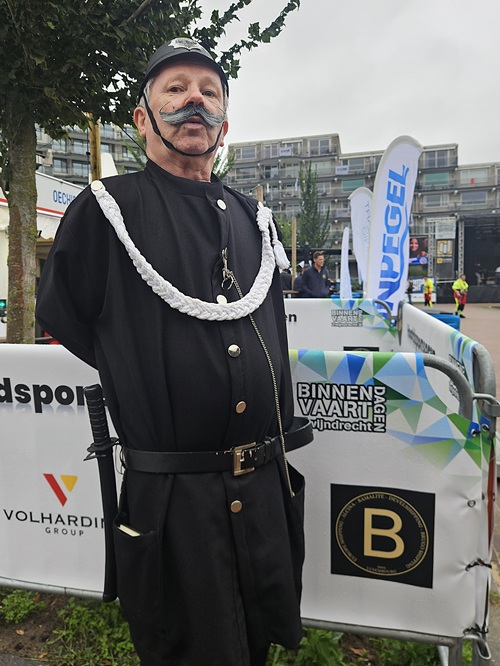 © Klabak op 100 jaar Hoofdstraat Apeldoorn