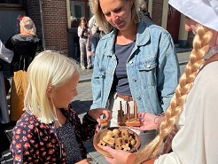 Middeleeuwse Koopvrouwe Clementina © www.oudhollandsentertainment.nl