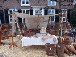 Middeleeuwse Nettenboeter met tent © www.oudhollandsentertainment.nl