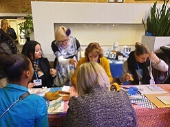 Congres met Delfts Blauw Tegeltjes beschilderen workshop © www.oudhollandsentertainment.nl