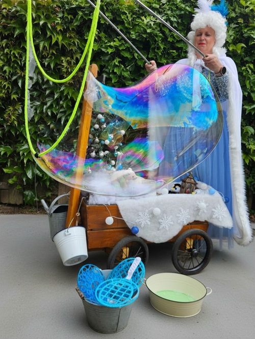 Winter Queen with Bubbles © www.oudhollandsentertainment.nl